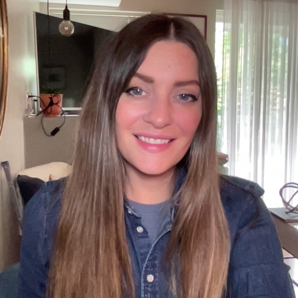 Meet your Posher, Elise